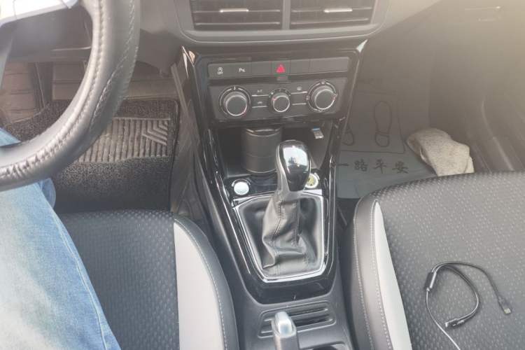 Used Volkswagen Tacqua 2020 1.5L Automatic Yue Gear Lever