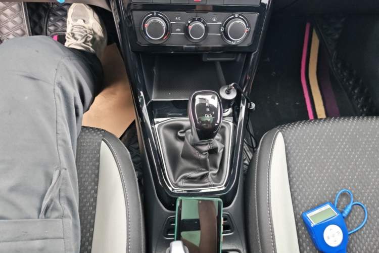 Used Volkswagen Tacqua 2020 1.5L Automatic Yue Gear Lever