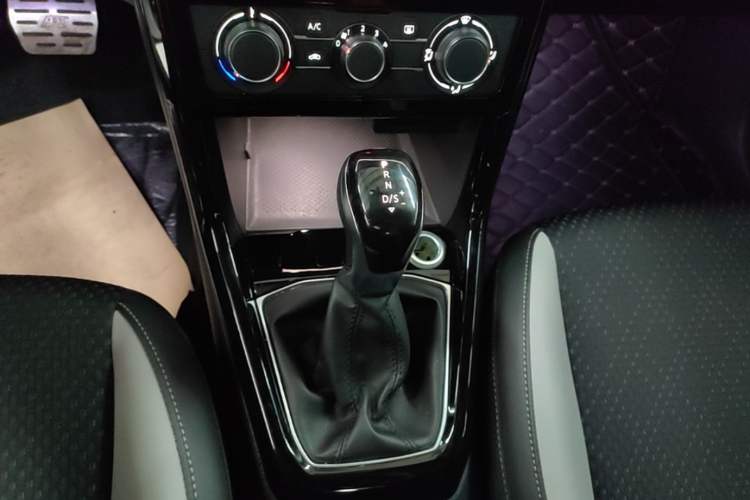 Used Volkswagen Tacqua 2020 1.5L Automatic Yue Gear Lever