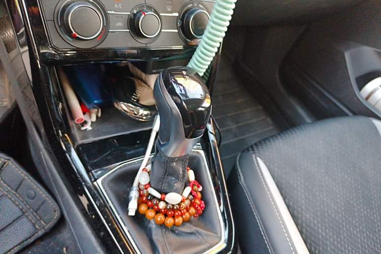 Used Volkswagen Tacqua 2020 1.5L Automatic Yue Gear Lever