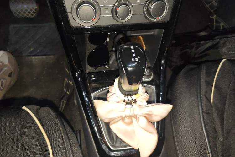 Used Volkswagen Tacqua 2020 1.5L Automatic Yue Gear Lever