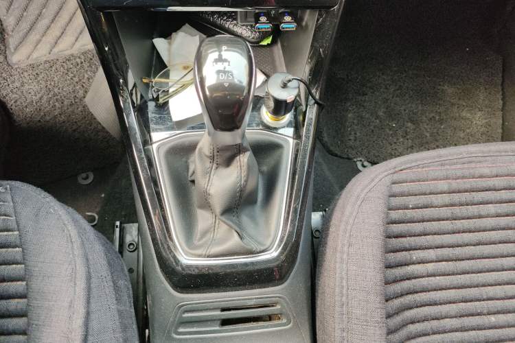 Used Volkswagen Tacqua 2020 1.5L Automatic Yue Gear Lever