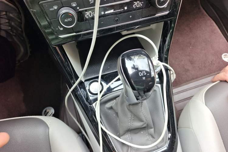 Used Volkswagen Tacqua 2020 280TSI DSG EnjoyPro Gear Lever