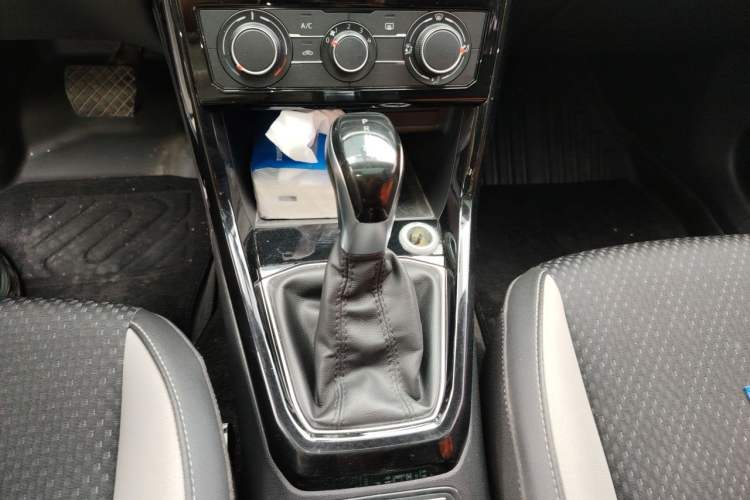 Used Volkswagen Tacqua 2020 1.5L Automatic Yue Gear Lever