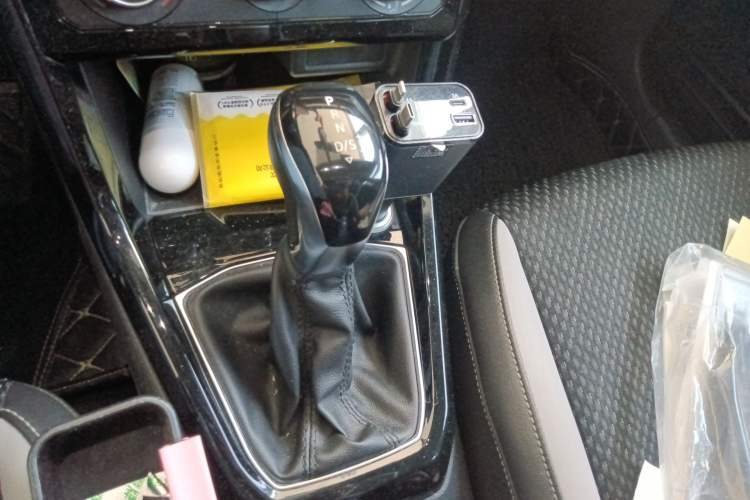 Used Volkswagen Tacqua 2020 1.5L Automatic Yue Gear Lever