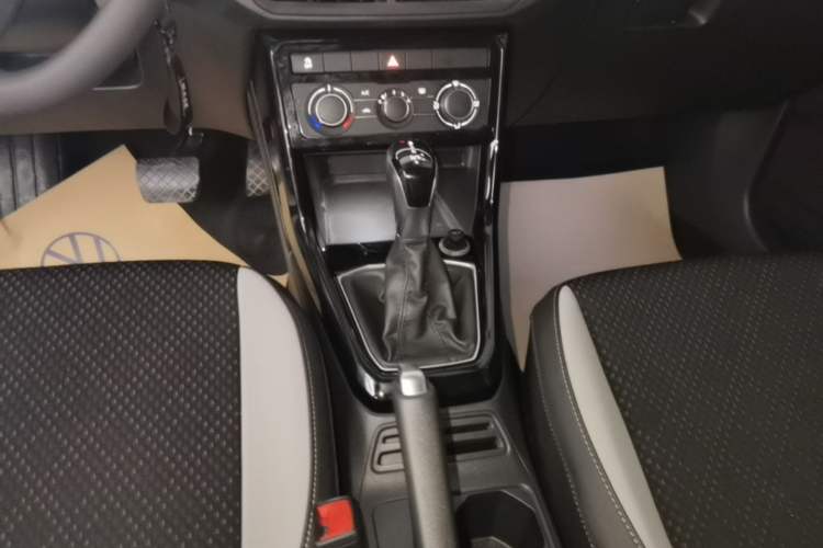 Used Volkswagen Tacqua 2020 1.5L Automatic Yue Gear Lever