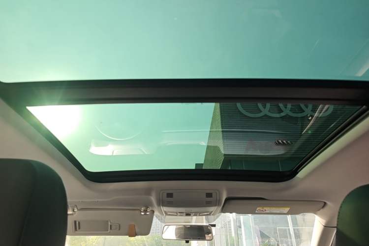 Used Volkswagen Tacqua 2020 1.5L Automatic Yue Headliner