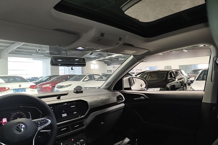 Used Volkswagen Tacqua 2020 1.5L Automatic Yue Headliner