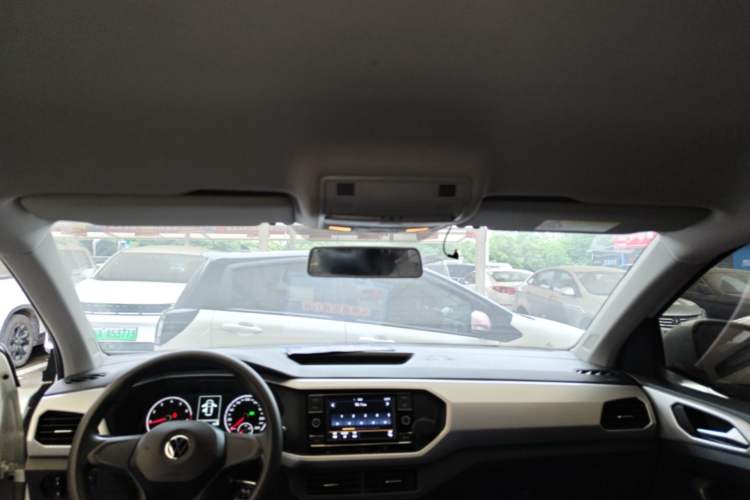 Used Volkswagen Tacqua 2020 1.5L Automatic Shang Headliner