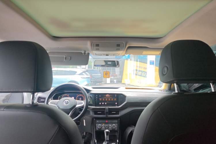 Used Volkswagen Tacqua 2020 1.5L Automatic Yue Headliner