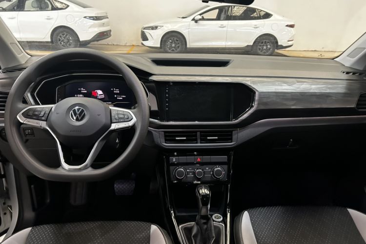 Used Volkswagen Tacqua 2020 1.5L Automatic Yue Interior 1