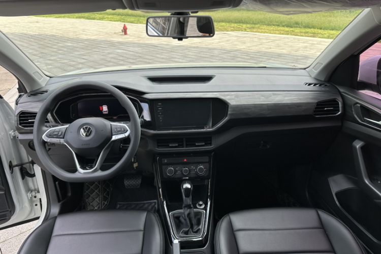 Used Volkswagen Tacqua 2020 1.5L Automatic Yue Interior 1