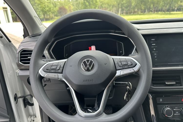 Used Volkswagen Tacqua 2020 1.5L Automatic Yue Interior 2