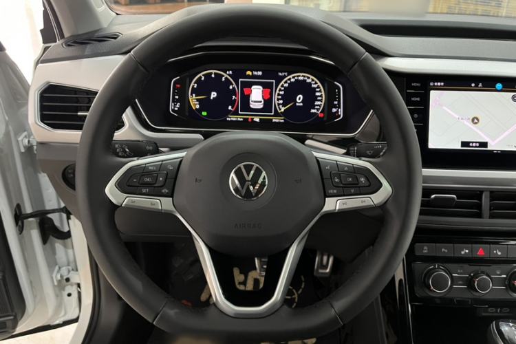 Used Volkswagen Tacqua 2020 280TSI DSG R-Line Interior 2