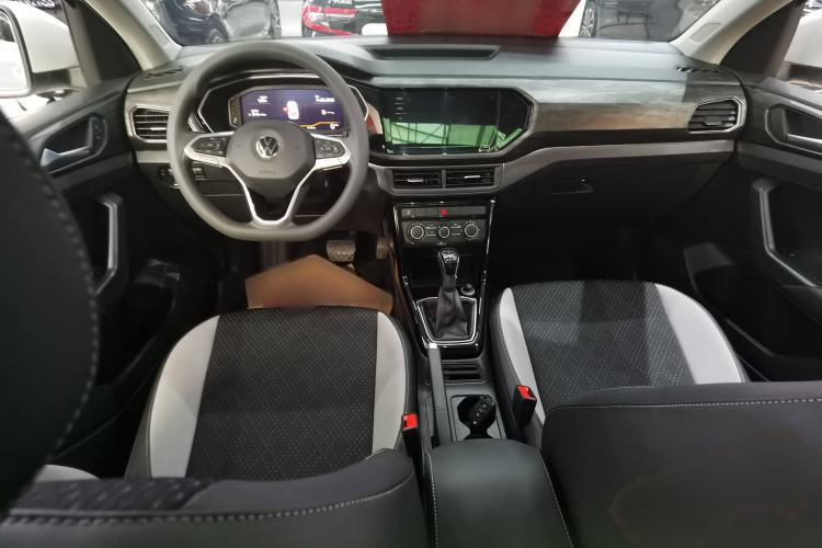 Used Volkswagen Tacqua 2020 1.5L Automatic Yue Interior 2