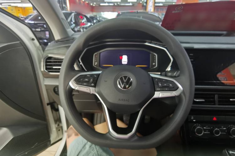 Used Volkswagen Tacqua 2020 1.5L Automatic Yue Interior 3