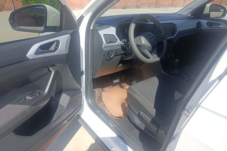 Used Volkswagen Tacqua 2020 1.5L Automatic Shang Interior 5