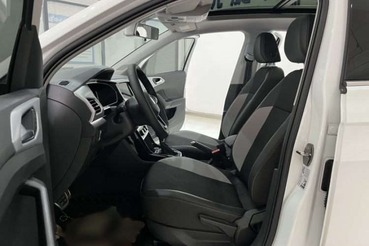 Used Volkswagen Tacqua 2020 280TSI DSG R-Line Interior 5