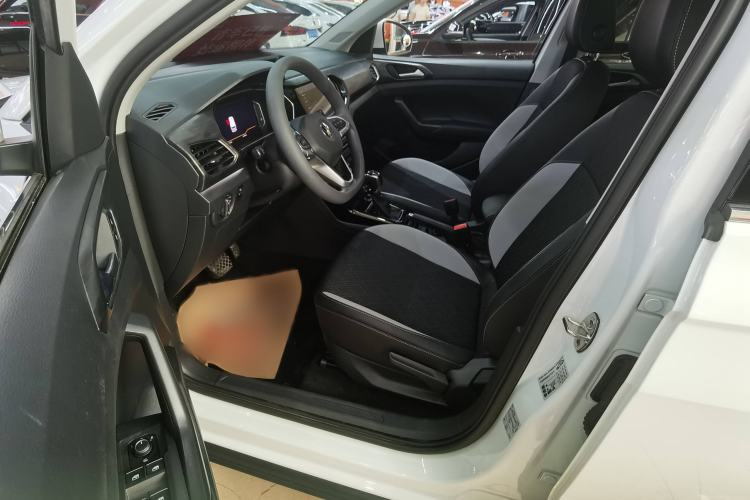 Used Volkswagen Tacqua 2020 1.5L Automatic Yue Interior 6