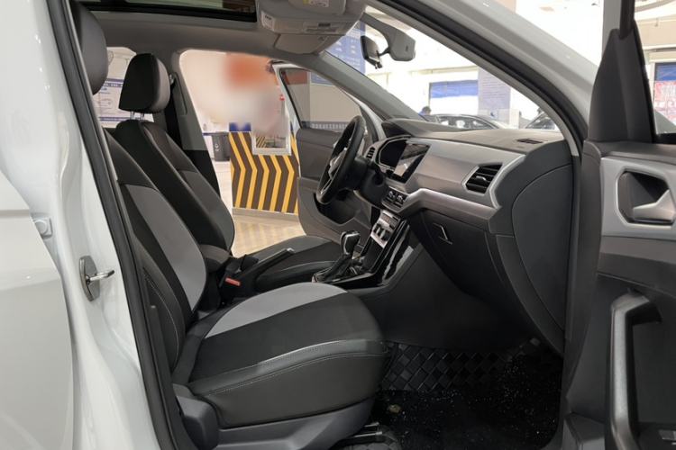 Used Volkswagen Tacqua 2020 280TSI DSG R-Line Interior 9