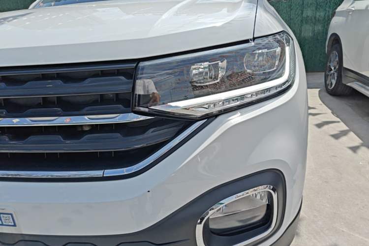 Used Volkswagen Tacqua 2020 1.5L Automatic Yue Left Front Headlight