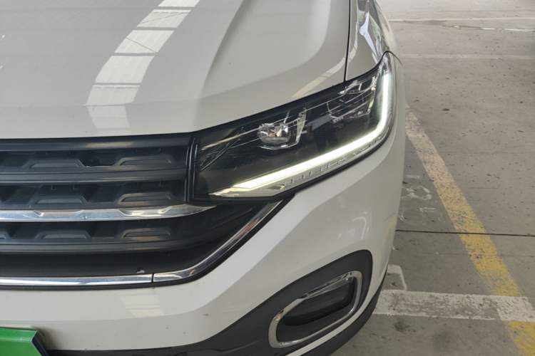 Used Volkswagen Tacqua 2020 1.5L Automatic Yue Left Front Headlight