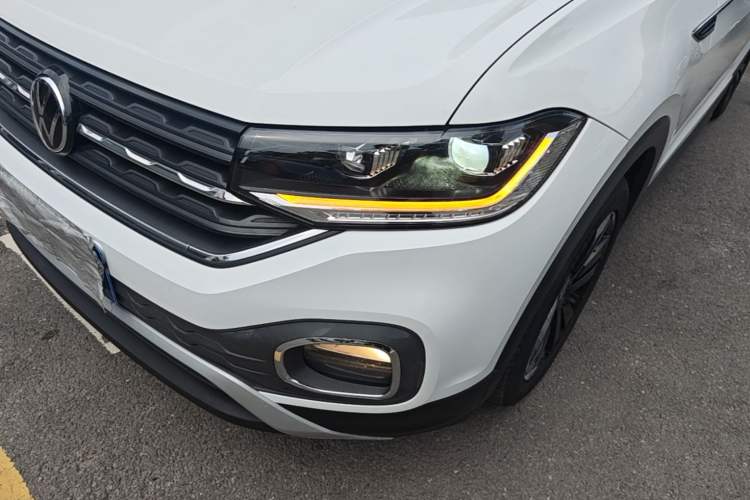 Used Volkswagen Tacqua 2020 1.5L Automatic Yue Left Front Headlight