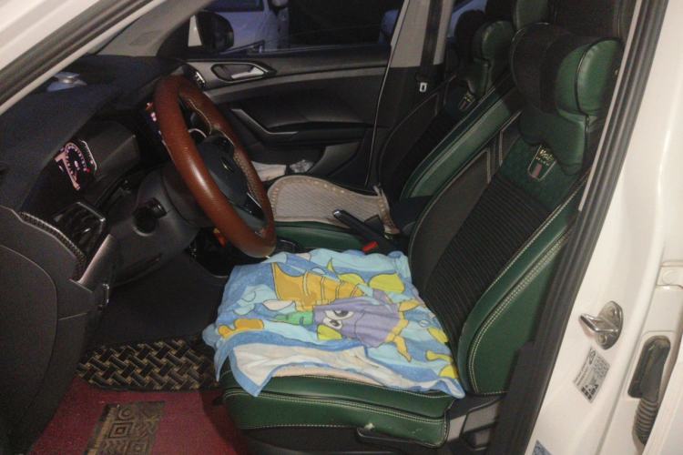 Used Volkswagen Tacqua 2020 1.5L Automatic R-Line Left Front Seat