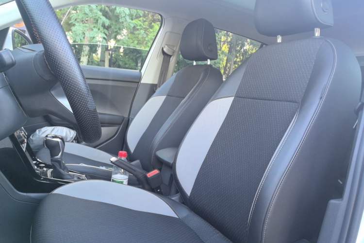 Used Volkswagen Tacqua 2020 280TSI DSG R-Line Left Front Seat