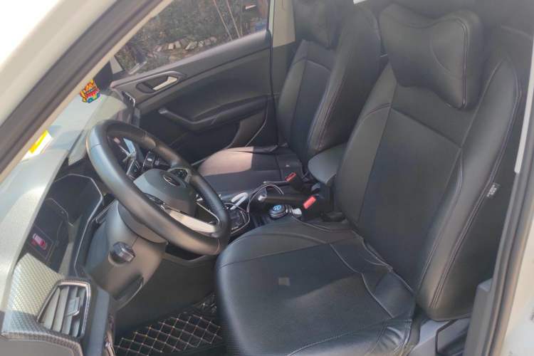 Used Volkswagen Tacqua 2020 1.5L Automatic R-Line Left Front Seat
