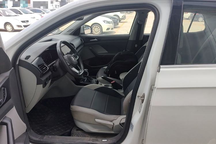 Used Volkswagen Tacqua 2020 280TSI DSG EnjoyPro Left Front Seat