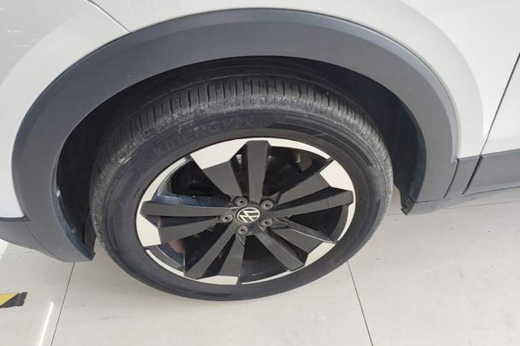 Used Volkswagen Tacqua 2020 280TSI DSG EnjoyPro Left Front Wheel Hub