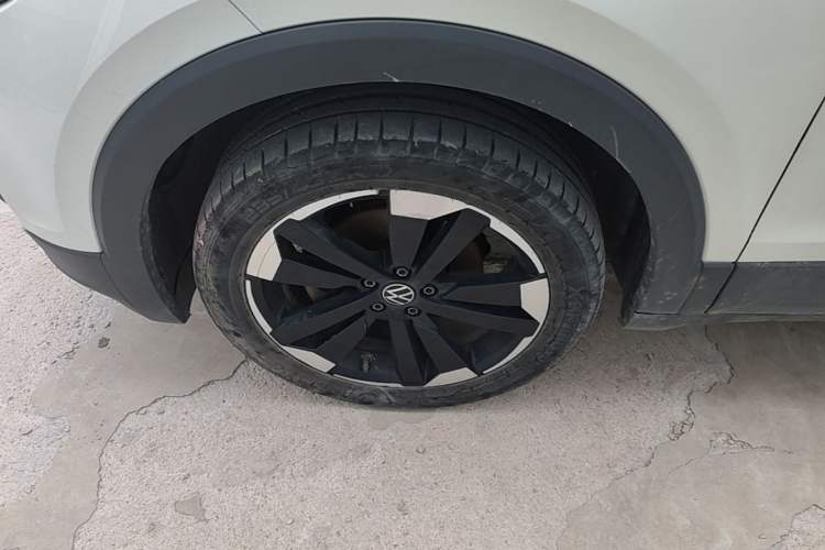 Used Volkswagen Tacqua 2020 280TSI DSG EnjoyPro Left Front Wheel Hub