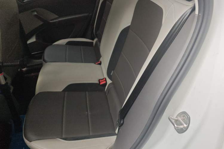 Used Volkswagen Tacqua 2020 280TSI Starry Limited Edition Left Rear Seat