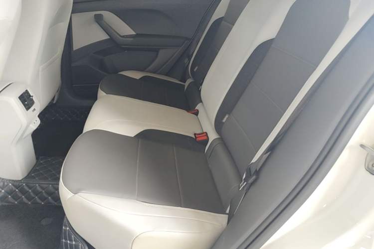 Used Volkswagen Tacqua 2020 280TSI DSG EnjoyPro Left Rear Seat