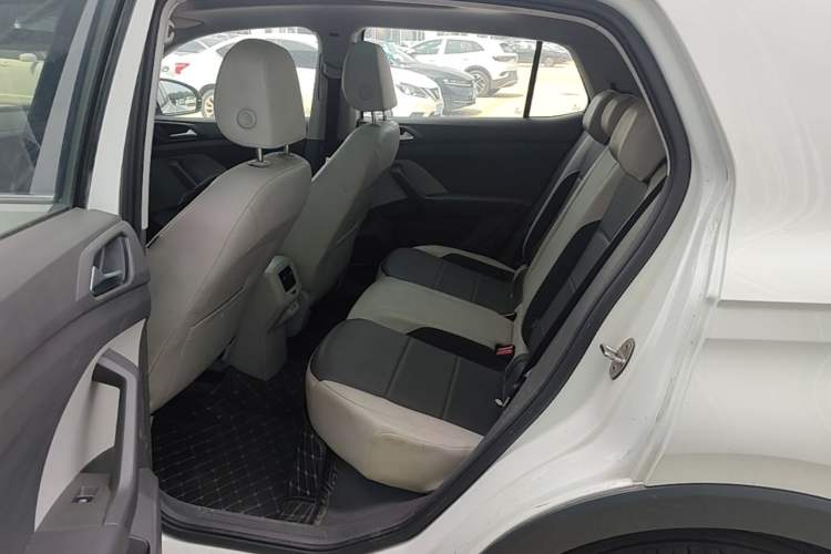 Used Volkswagen Tacqua 2020 280TSI DSG EnjoyPro Left Rear Seat