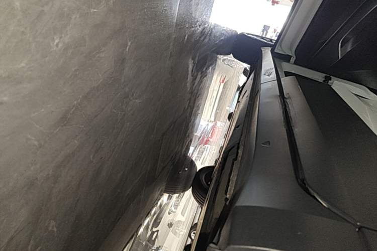 Used Volkswagen Tacqua 2020 1.5L Automatic Yue Left Side Sill