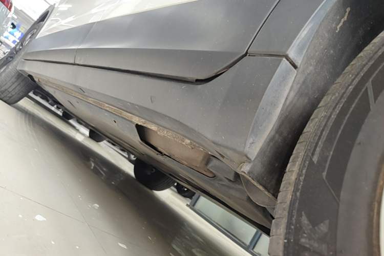 Used Volkswagen Tacqua 2020 280TSI DSG EnjoyPro Left Side Sill