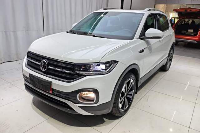 Ojetý Volkswagen Tacqua 2020 1.5L Automatic Yue
