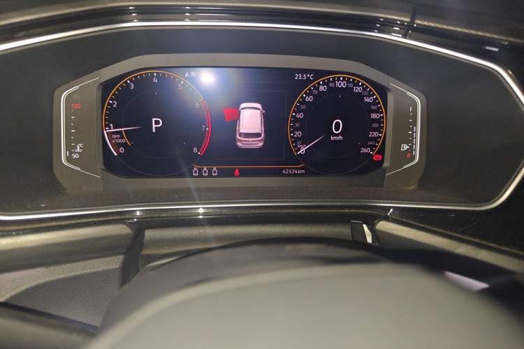 Used Volkswagen Tacqua 2020 1.5L Automatic Yue Odometer Close Up