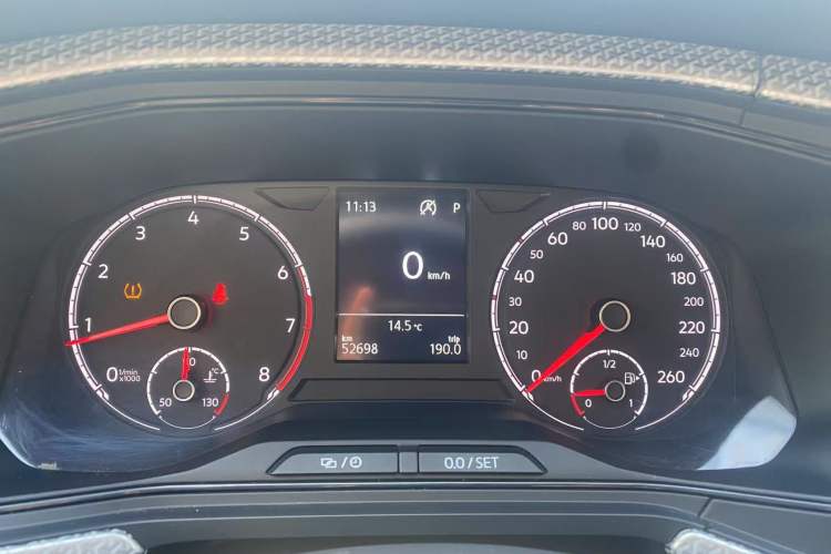 Used Volkswagen Tacqua 2020 1.5L Automatic Shang Odometer Close Up