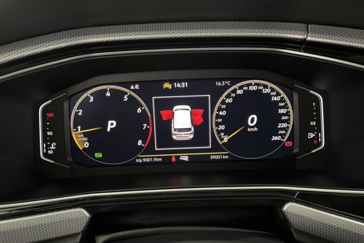 Used Volkswagen Tacqua 2020 280TSI DSG R-Line Odometer Close Up