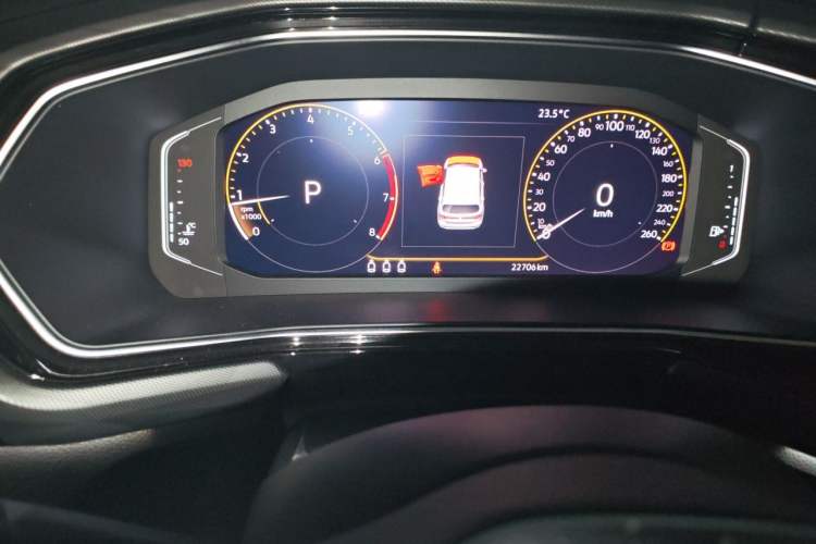 Used Volkswagen Tacqua 2020 1.5L Automatic Yue Odometer Close Up