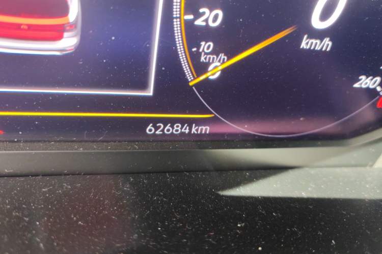 Used Volkswagen Tacqua 2020 1.5L Automatic R-Line Odometer Close Up
