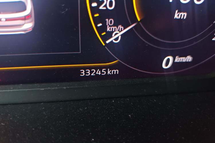 Used Volkswagen Tacqua 2020 1.5L Automatic Yue Odometer Close Up
