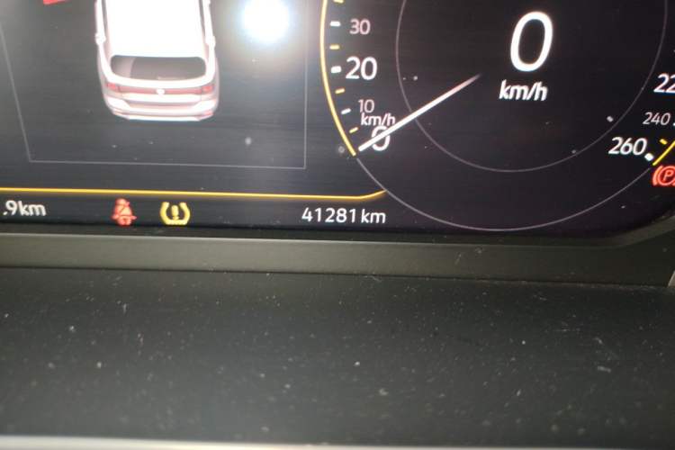 Used Volkswagen Tacqua 2020 1.5L Automatic Yue Odometer Close Up