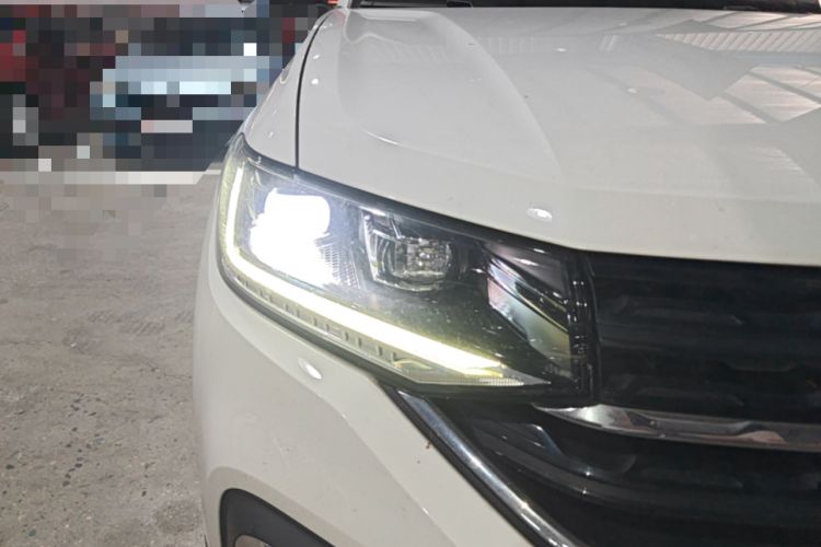 Used Volkswagen Tacqua 2020 280TSI Starry Limited Edition Right Front Headlight