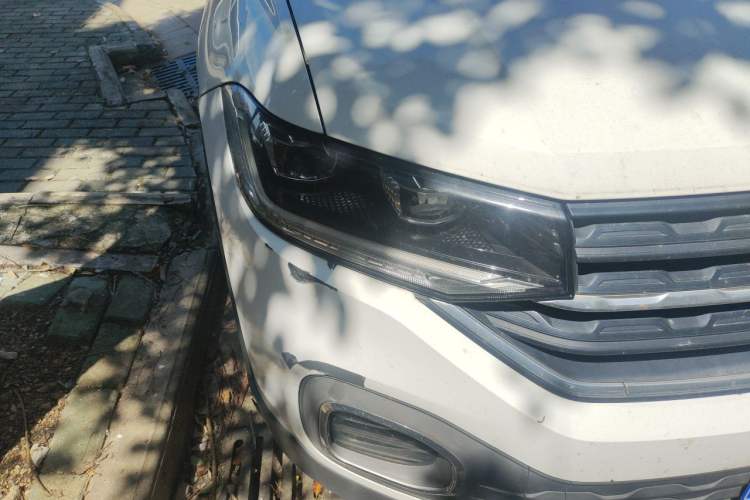 Used Volkswagen Tacqua 2020 1.5L Automatic Yue Right Front Headlight