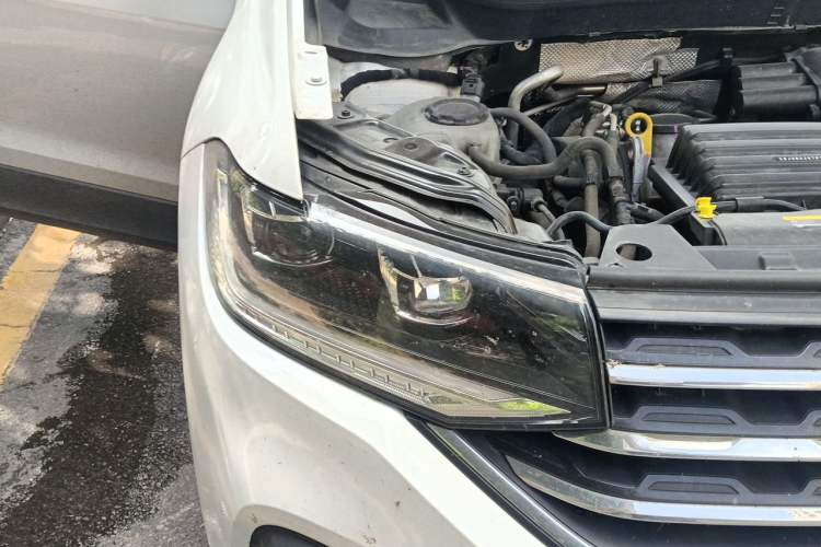 Used Volkswagen Tacqua 2020 280TSI DSG EnjoyPro Right Front Headlight