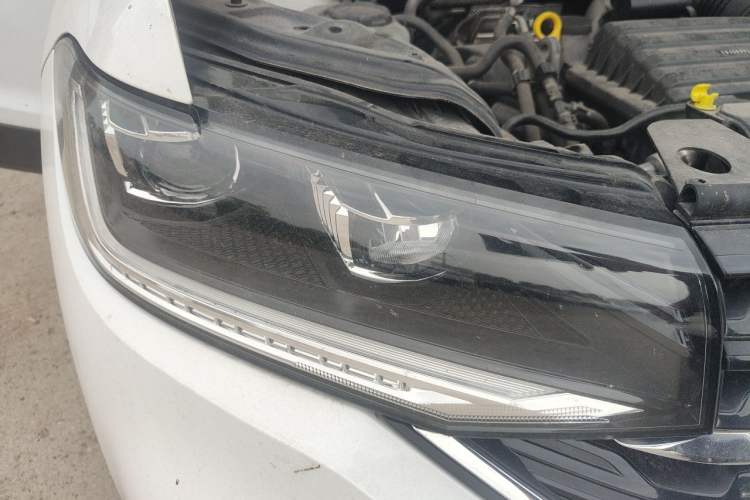 Used Volkswagen Tacqua 2020 280TSI Starry Limited Edition Right Front Headlight